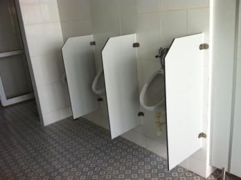 Tìm hiểu về vách ngăn vệ sinh composite - Giải pháp hoàn hảo cho không gian