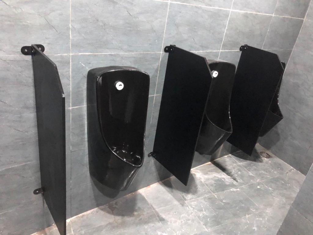 Vách ngăn nhà vệ sinh bằng nhựa - Giải pháp tối ưu cho không gian vệ sinh hiện đại